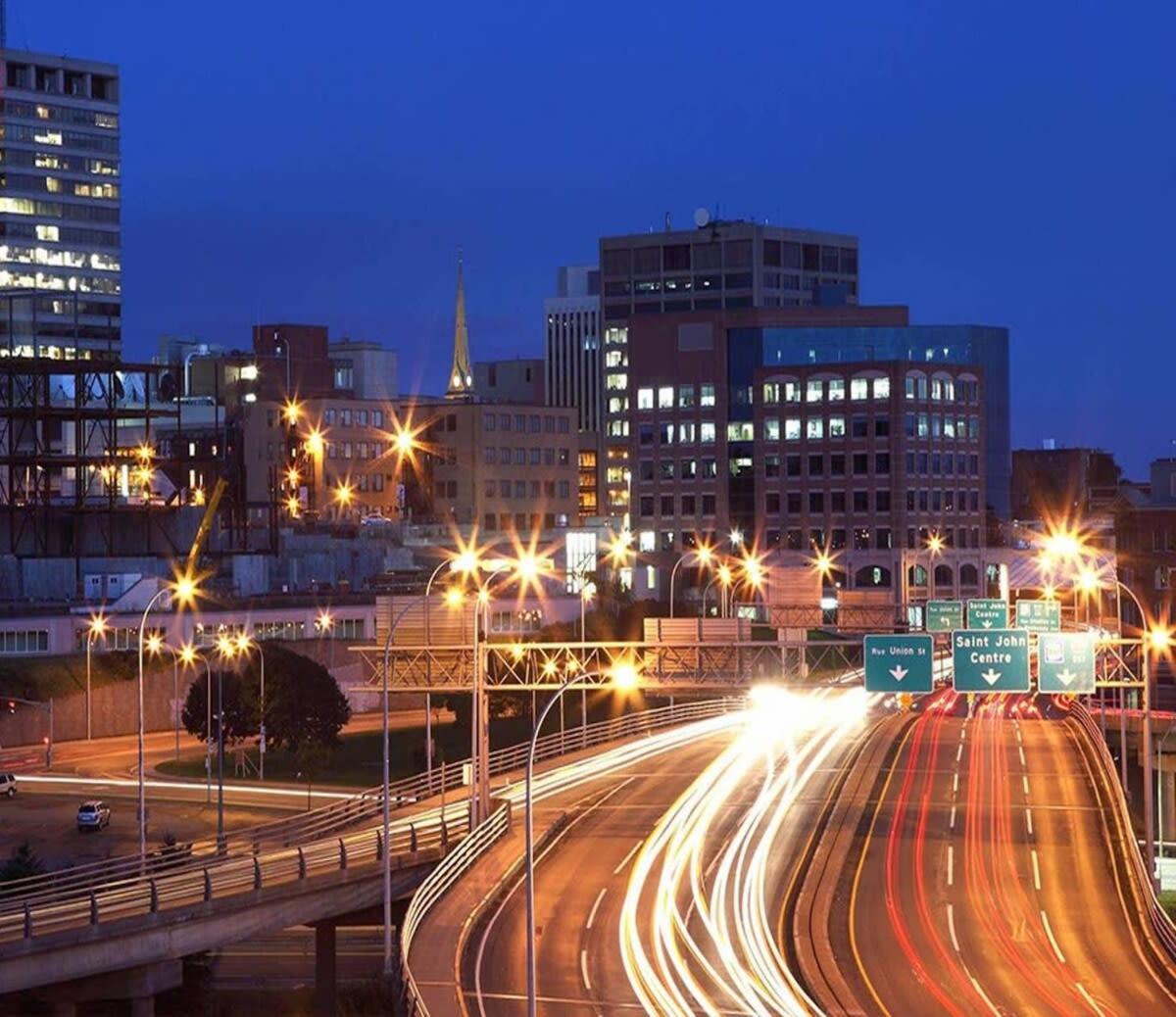 Premium Condo Heart Of Uptown Location Parking Coffee Saint John Zewnętrze zdjęcie