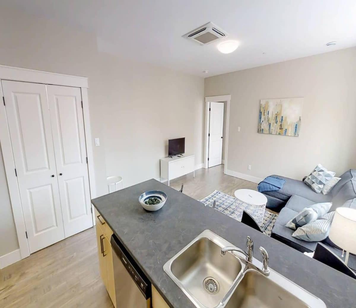 Premium Condo Heart Of Uptown Location Parking Coffee Saint John Zewnętrze zdjęcie